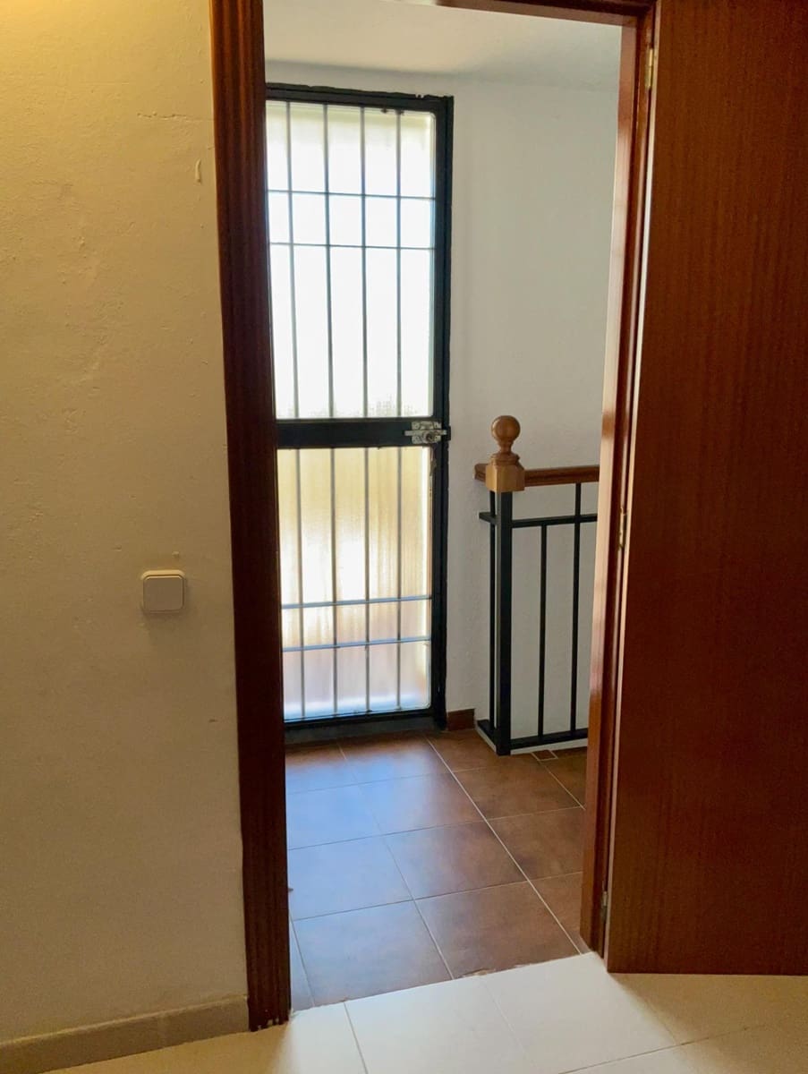 4 sypialnia Willa do wynajęcia w Rincon de la Victoria z garażem - 2 000 € (Ref: 9530471)