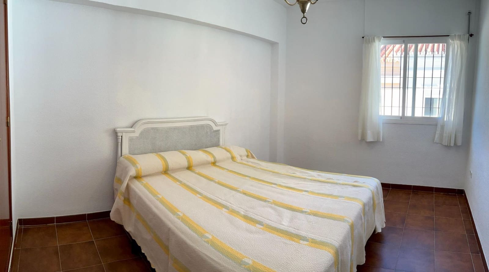 4 sypialnia Willa do wynajęcia w Rincon de la Victoria z garażem - 2 000 € (Ref: 9530471)