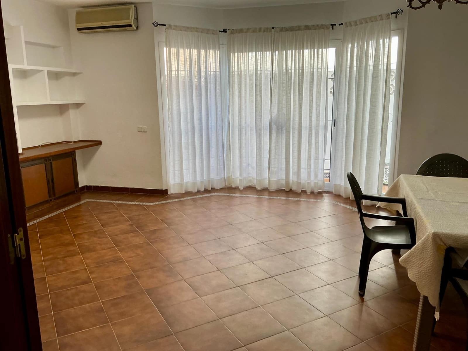 4 sypialnia Willa do wynajęcia w Rincon de la Victoria z garażem - 2 000 € (Ref: 9530471)