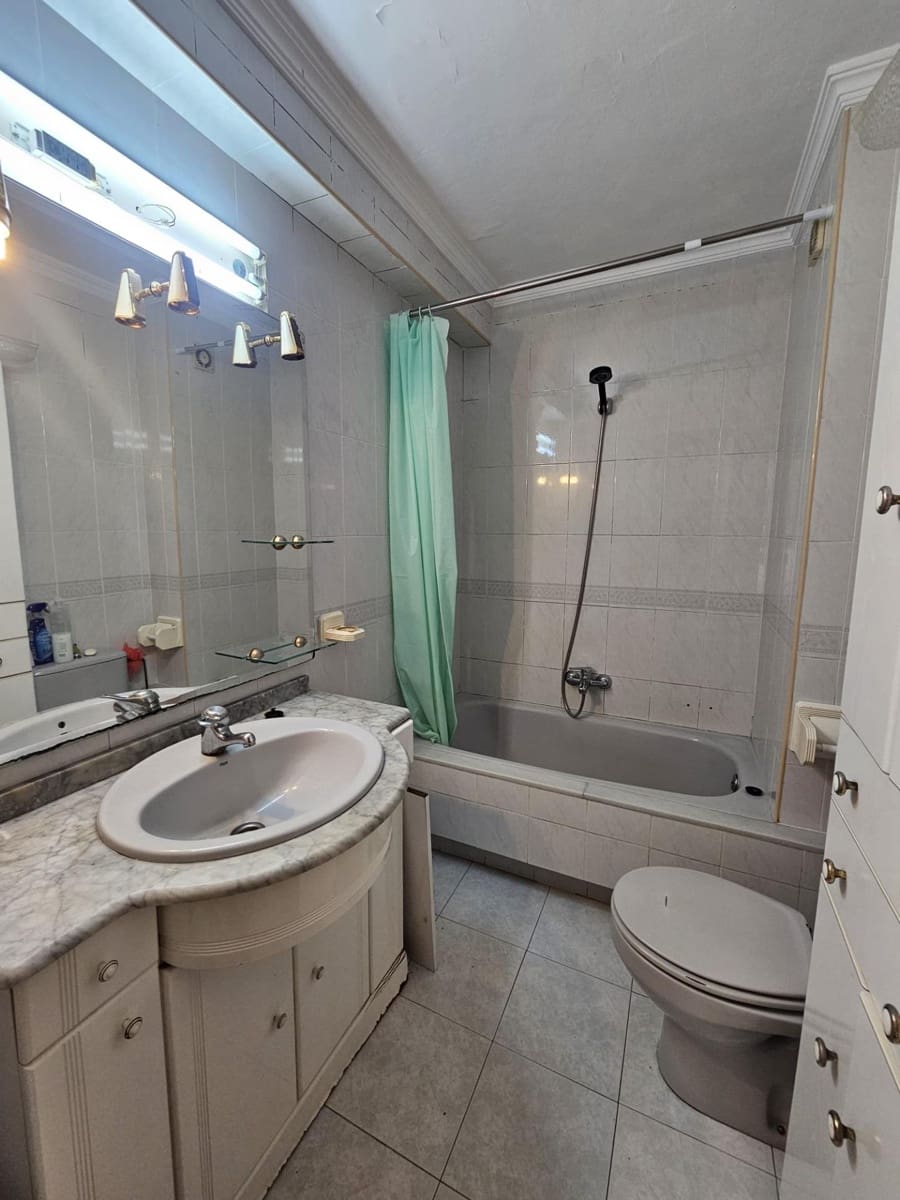 3 bedroom Flat for sale in Torre del Mar - € 188,000 (Ref: 9571121)