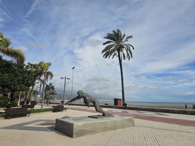 Piso de 3 habitaciones en Torre del Mar, Vélez-Málaga en venta - 188.000 € (Ref: 9571121)