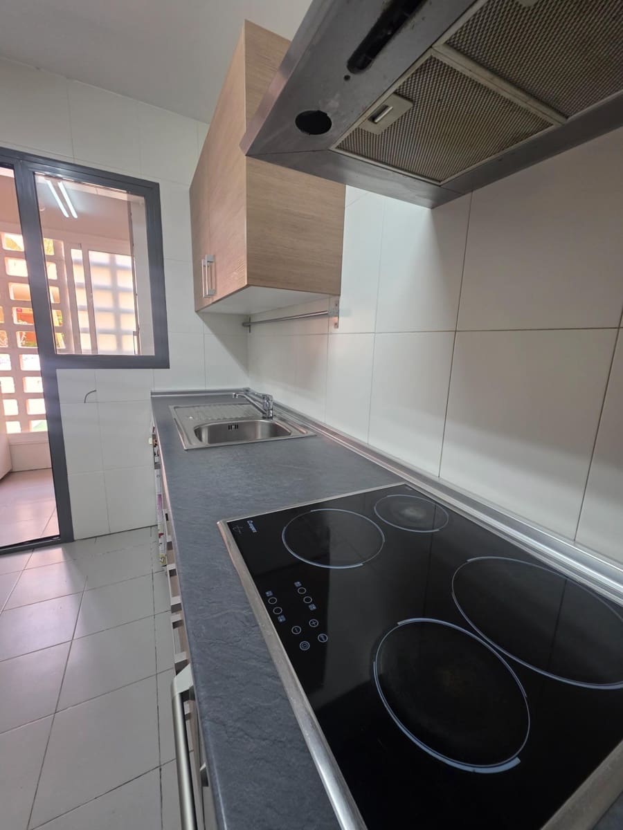 4 makuuhuone Rivitalo myytävänä paikassa Chilches mukana 
autotalli - 425 000 € (Ref: 9639478)