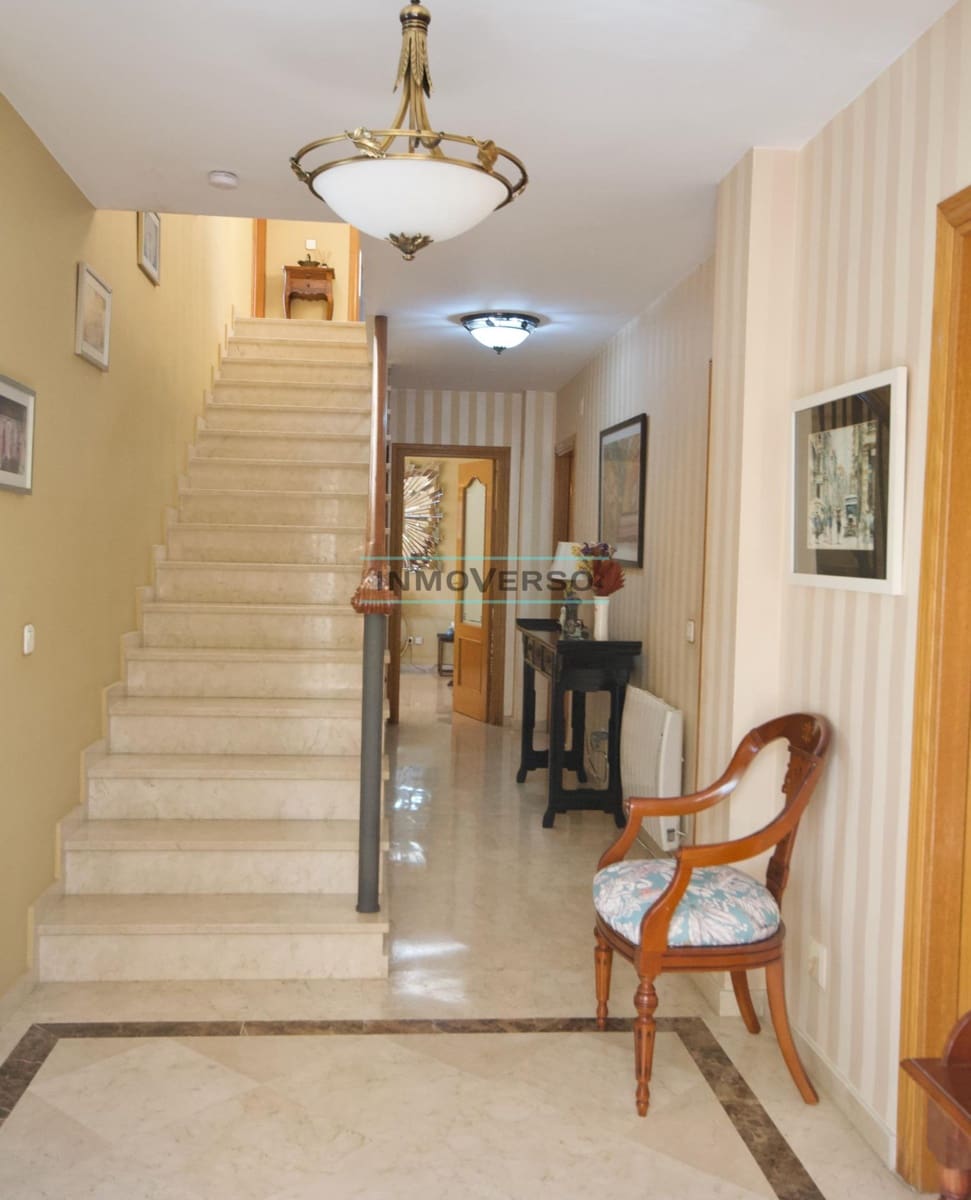 5 soverom Villa til salgs i Torre del Mar med svømmebasseng garasje - € 820 000 (Ref: 9836641)