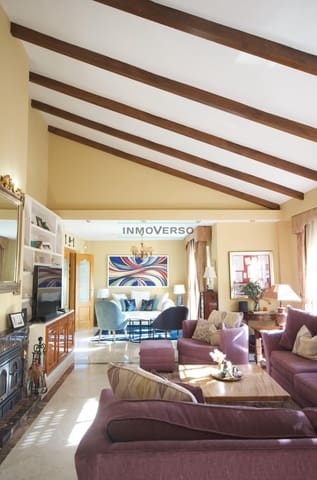 5 soveværelse Villa til salg i Torre del Mar, Vélez-Málaga med swimmingpool garage - € 820.000 (Ref: 9836641)