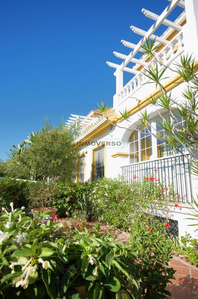 5 soverom Villa til salgs i Torre del Mar med svømmebasseng garasje - € 820 000 (Ref: 9836641)