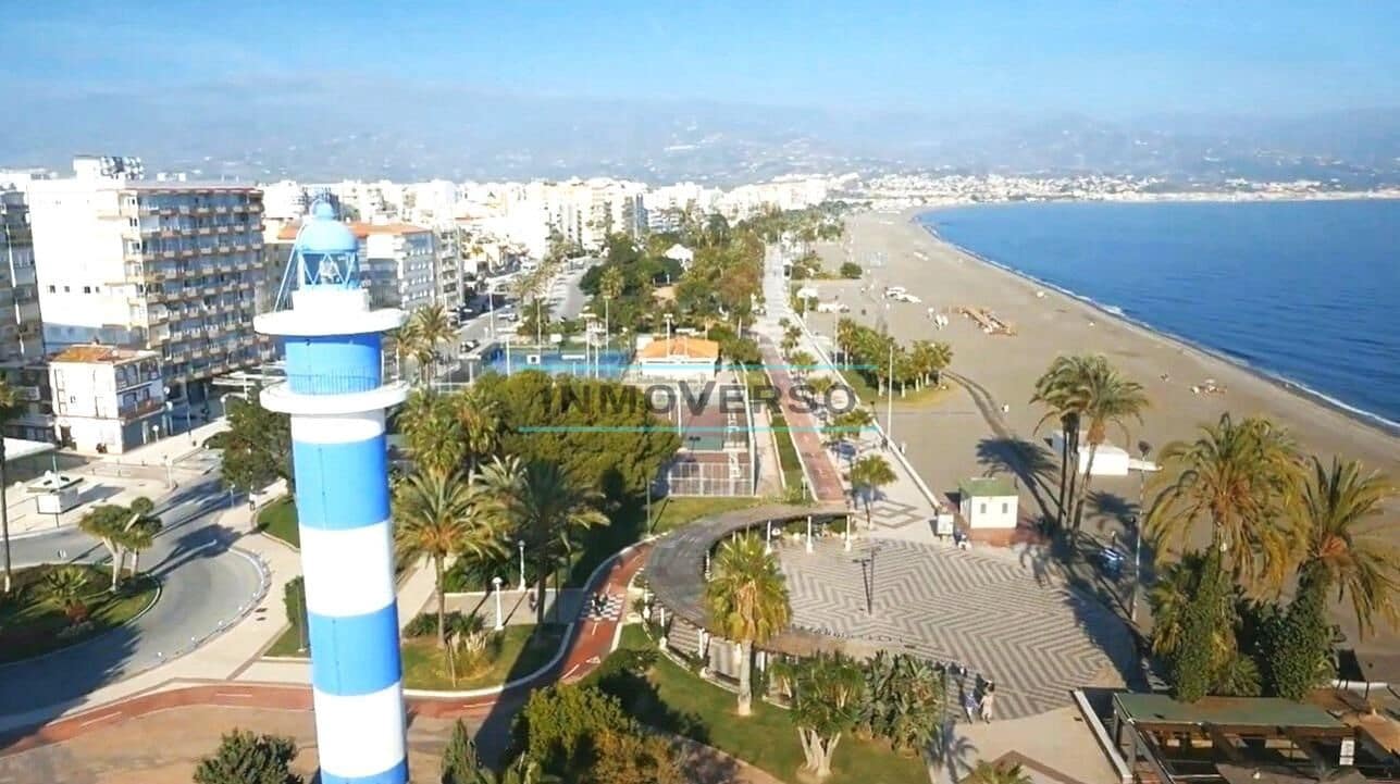 5 soverom Villa til salgs i Torre del Mar med svømmebasseng garasje - € 820 000 (Ref: 9836641)