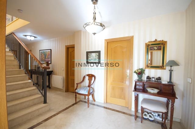 5 soveværelse Villa til salg i Torre del Mar, Vélez-Málaga med swimmingpool garage - € 820.000 (Ref: 9836641)