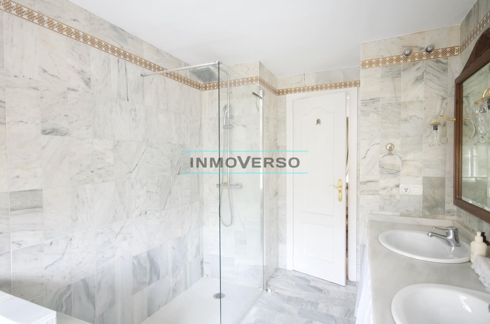 5 soverom Villa til salgs i Torre del Mar med svømmebasseng garasje - € 820 000 (Ref: 9836641)