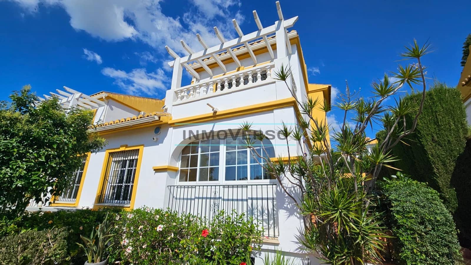 5 makuuhuone Huvila myytävänä paikassa Torre del Mar mukana uima-altaan 
autotalli - 795 000 € (Ref: 9836641)
