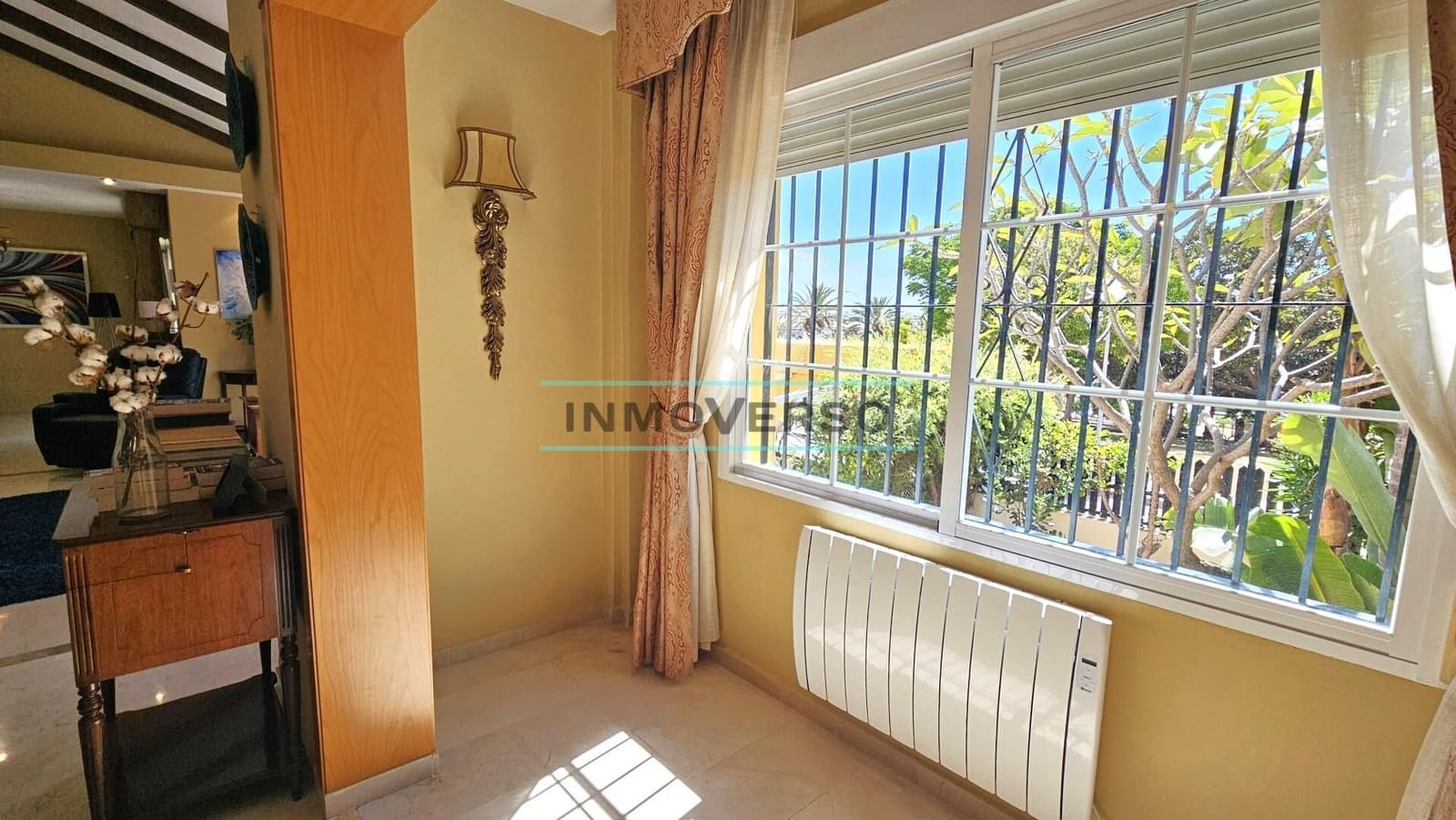 5 makuuhuone Huvila myytävänä paikassa Torre del Mar mukana uima-altaan 
autotalli - 795 000 € (Ref: 9836641)