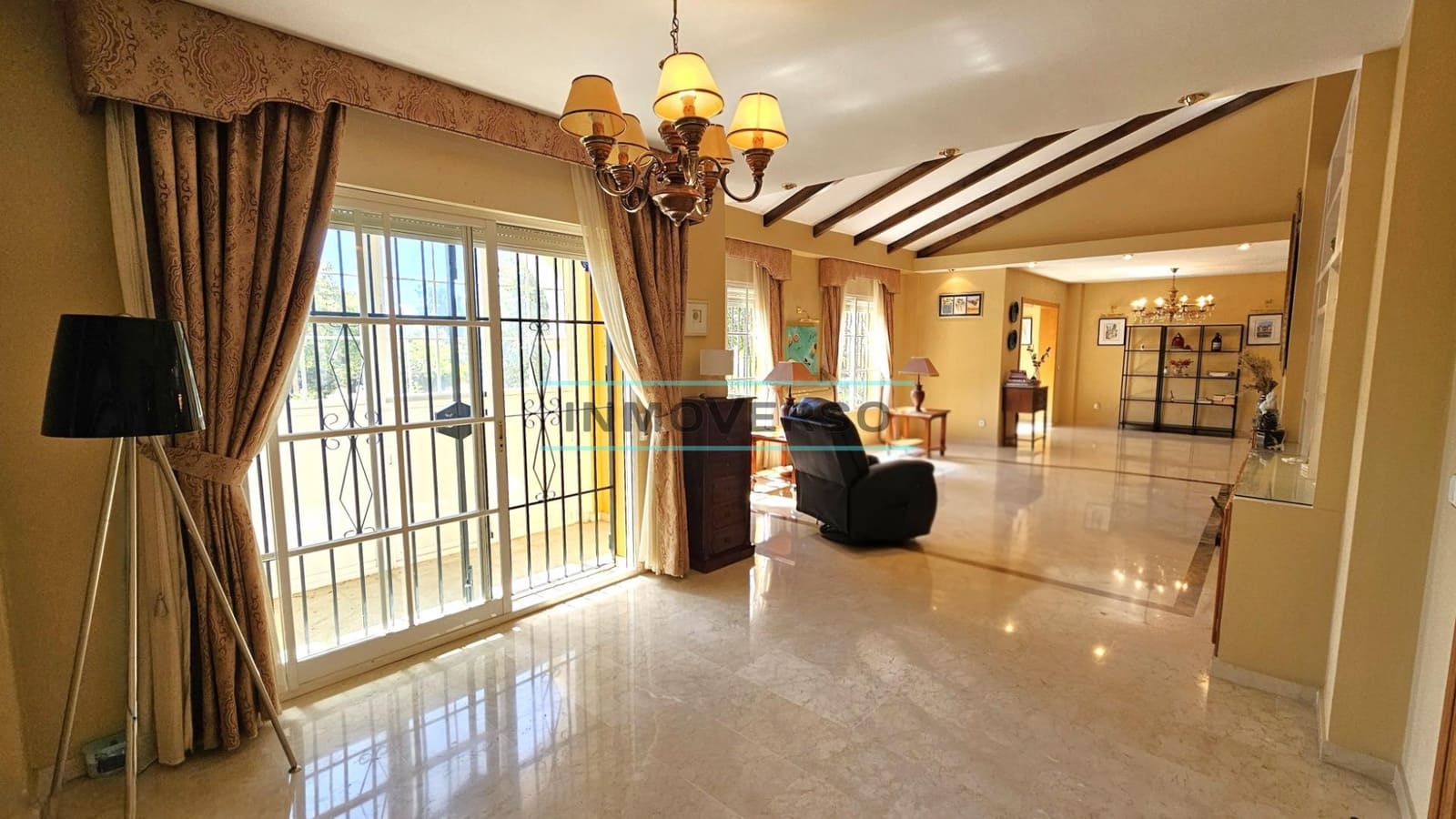 5 makuuhuone Huvila myytävänä paikassa Torre del Mar mukana uima-altaan 
autotalli - 795 000 € (Ref: 9836641)
