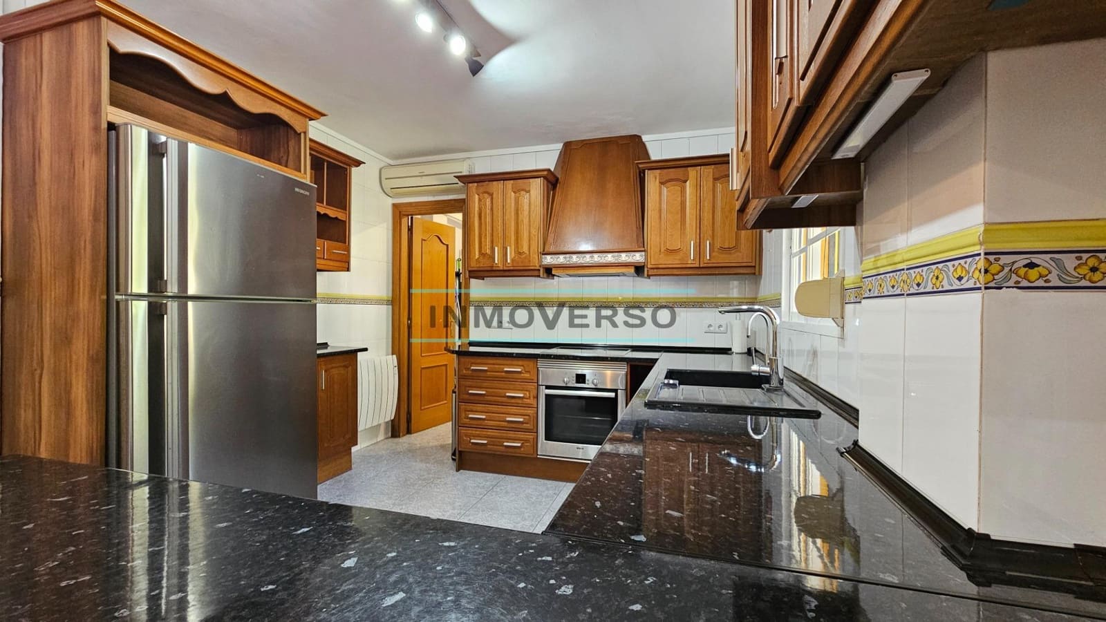 5 makuuhuone Huvila myytävänä paikassa Torre del Mar mukana uima-altaan 
autotalli - 795 000 € (Ref: 9836641)
