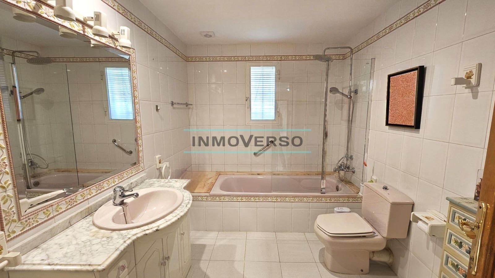 5 makuuhuone Huvila myytävänä paikassa Torre del Mar mukana uima-altaan 
autotalli - 795 000 € (Ref: 9836641)