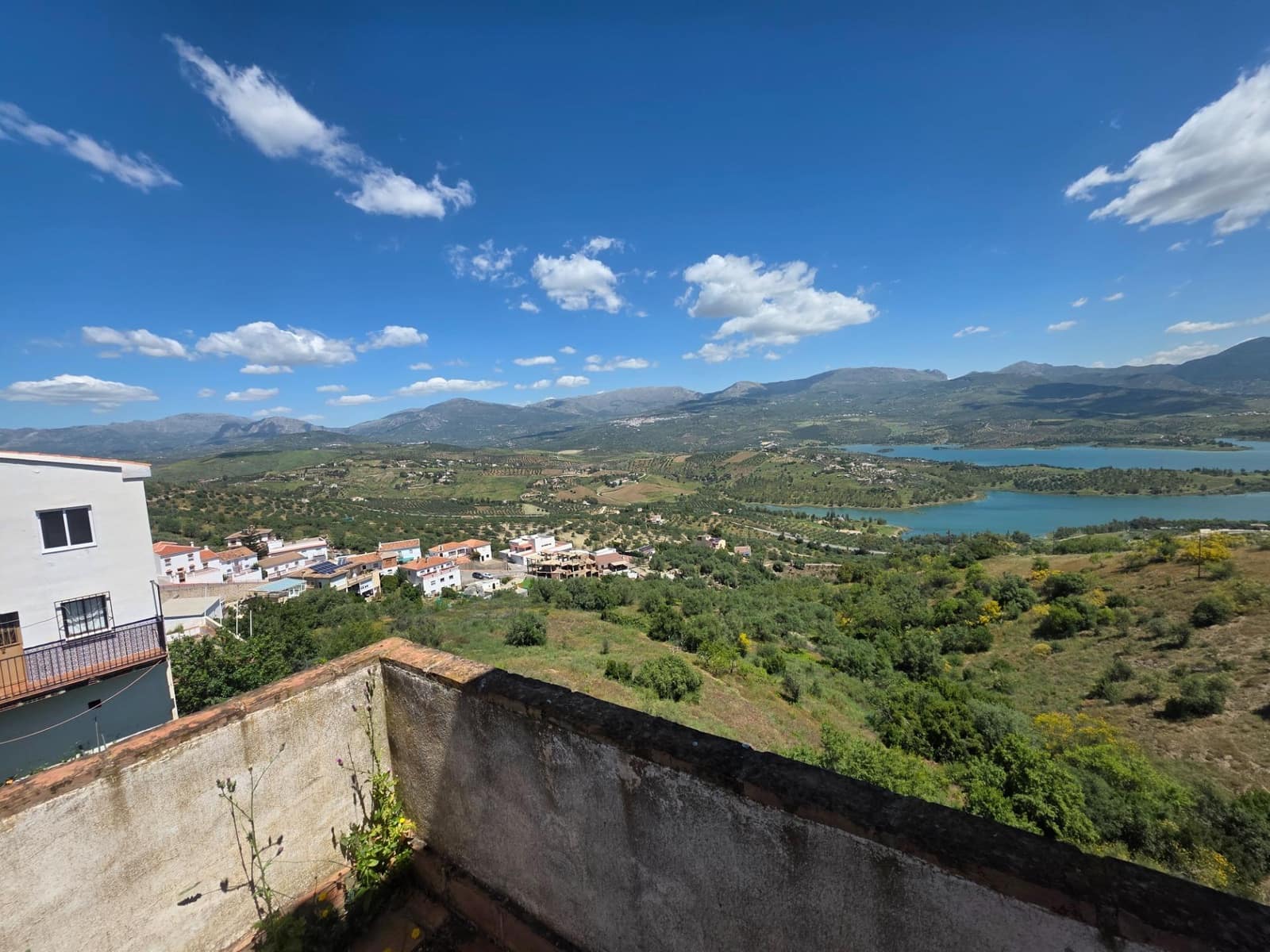 12 bedroom Hotel for sale in Vinuela - € 450,000 (Ref: 9884749)