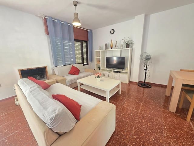 Adosado de 4 habitaciones en Chilches, Vélez-Málaga en alquiler con piscina garaje - 1.300 € (Ref: 9922269)
