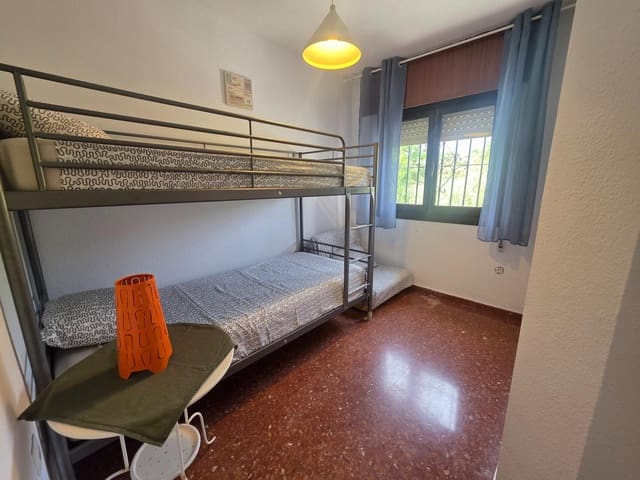 Adosado de 4 habitaciones en Chilches, Vélez-Málaga en alquiler con piscina garaje - 1.300 € (Ref: 9922269)