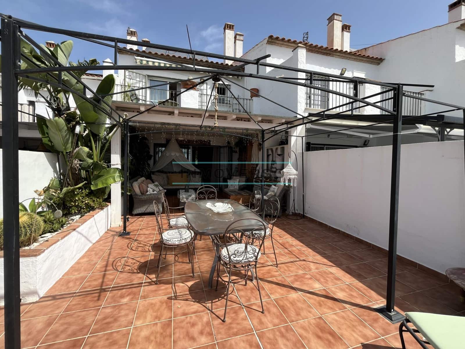 3 soveværelse Rækkehus til salg i Chilches med swimmingpool garage - € 465.000 (Ref: 9924590)