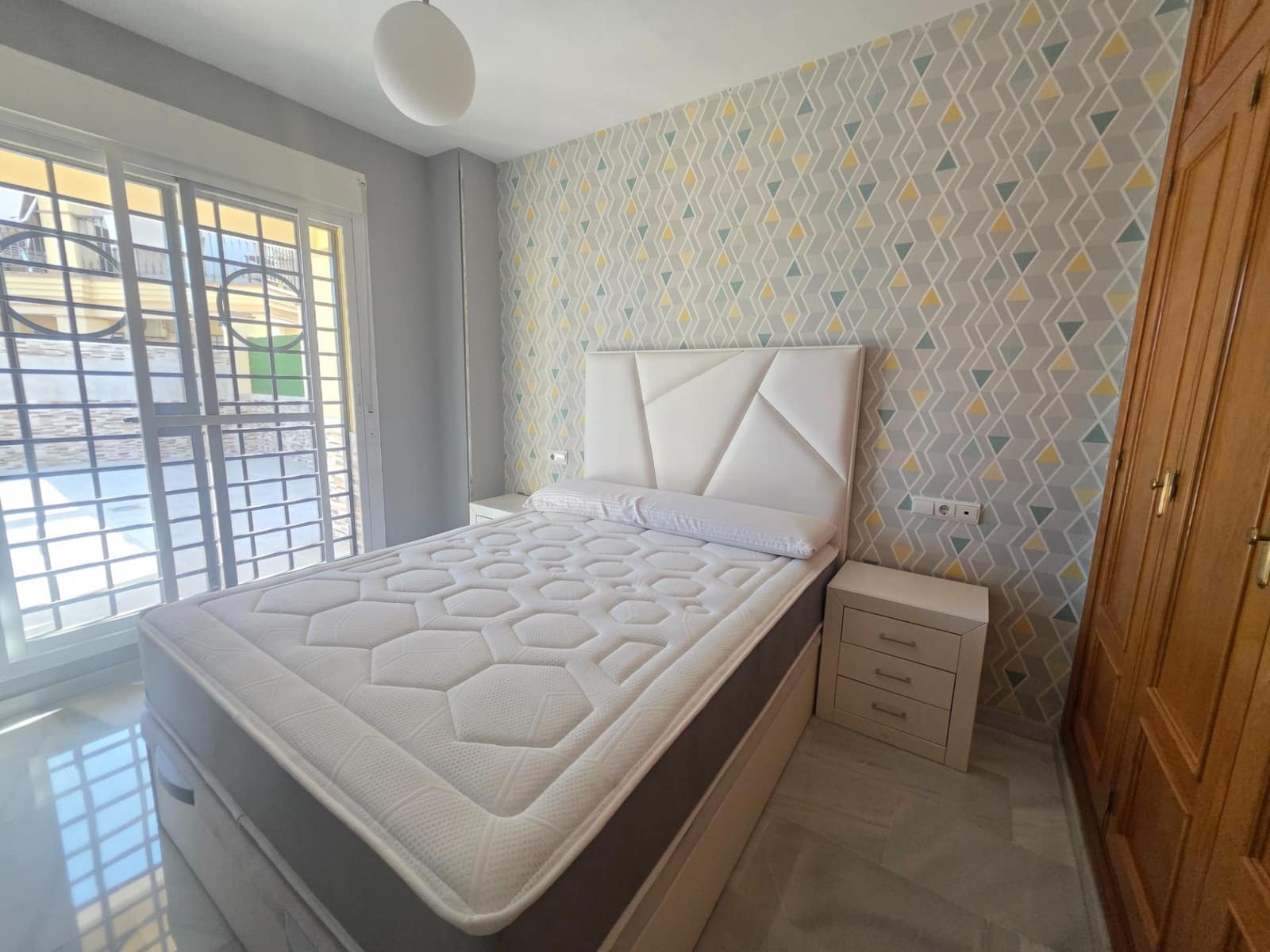 2 Zimmer Wohnung zu vermieten in Caleta de Velez mit Pool Garage - 1.200 € (Ref: 9934170)