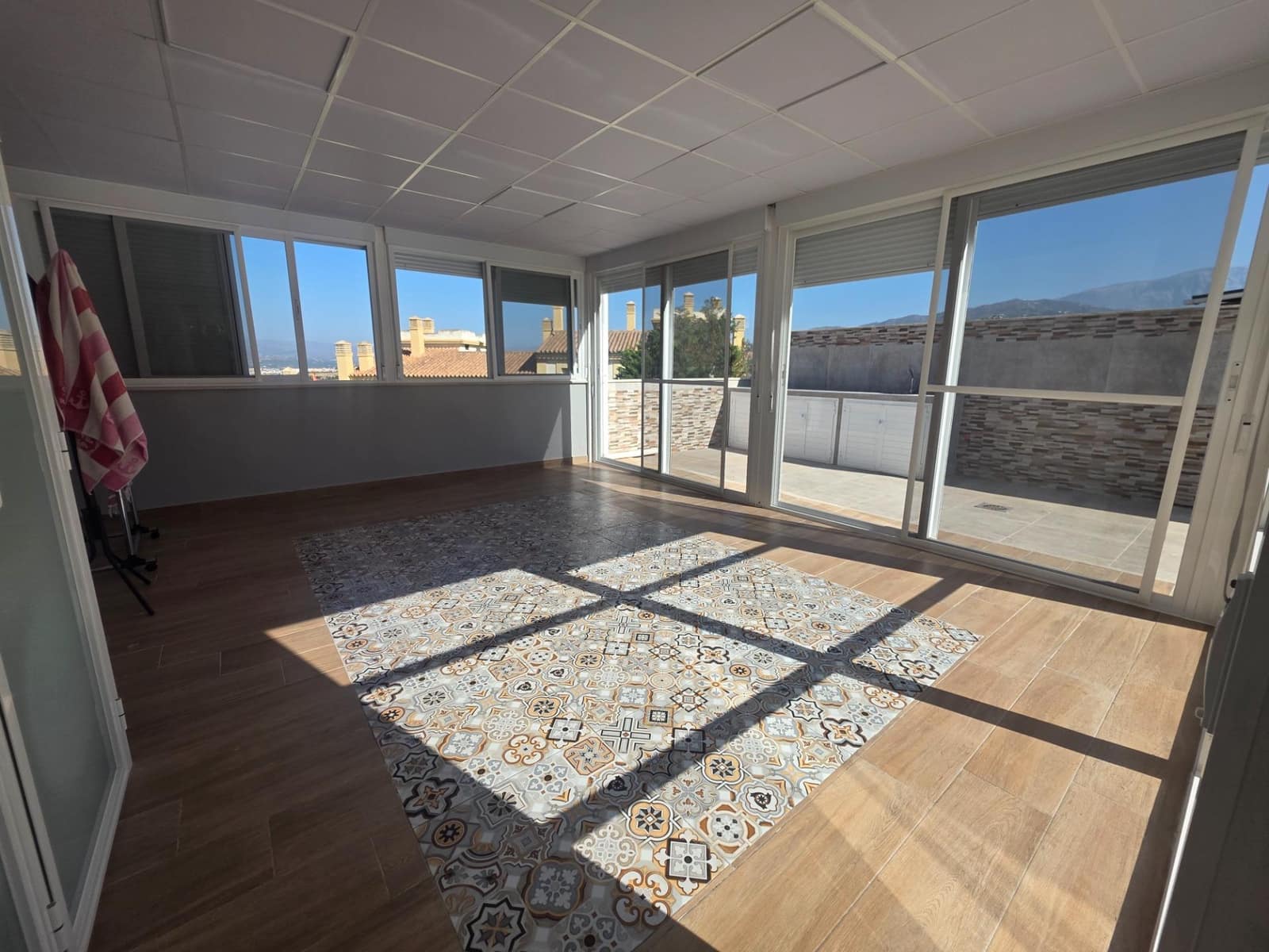 2 Zimmer Wohnung zu vermieten in Caleta de Velez mit Pool Garage - 1.200 € (Ref: 9934170)