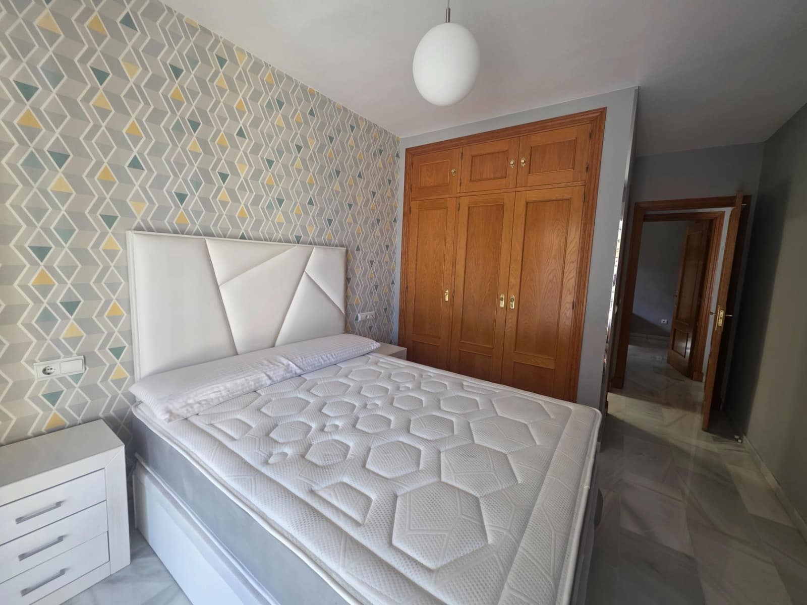 2 Zimmer Wohnung zu vermieten in Caleta de Velez mit Pool Garage - 1.200 € (Ref: 9934170)