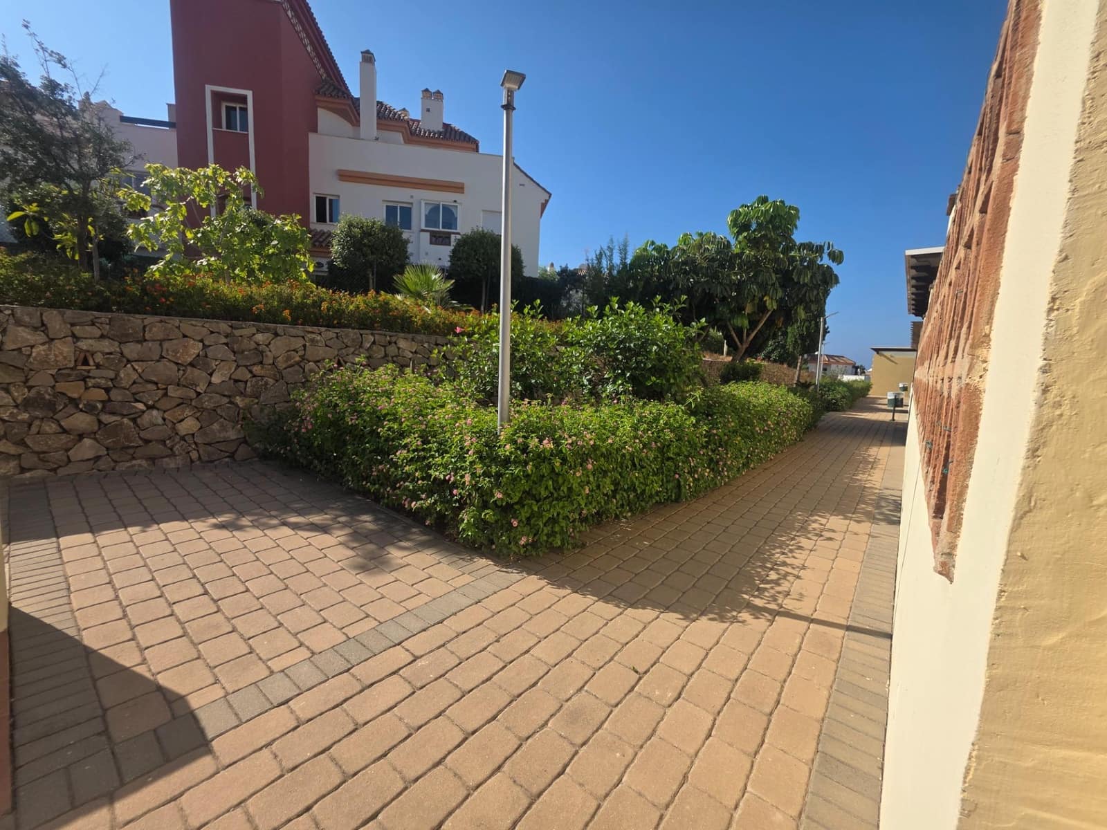 2 Zimmer Wohnung zu vermieten in Caleta de Velez mit Pool Garage - 1.200 € (Ref: 9934170)