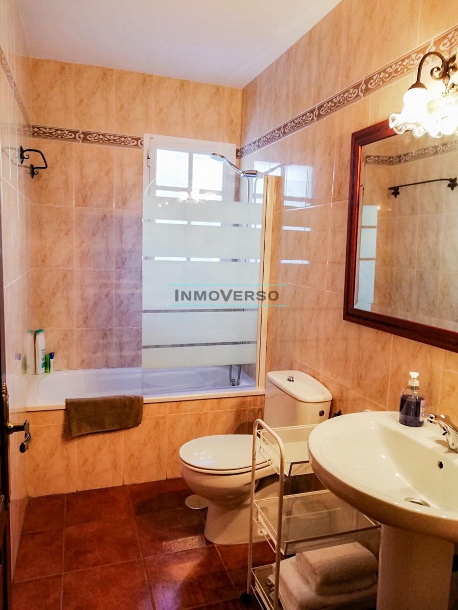 Pareado de 4 habitaciones en La Cala del Moral en alquiler vacacional con piscina - 1.500 € (Ref: 9984974)