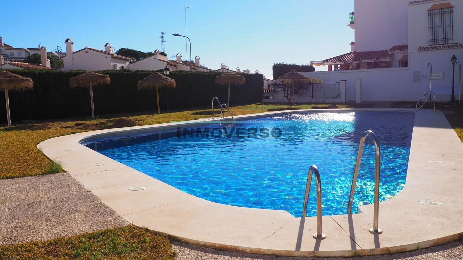 Pareado de 4 habitaciones en La Cala del Moral en alquiler vacacional con piscina - 1.500 € (Ref: 9984974)