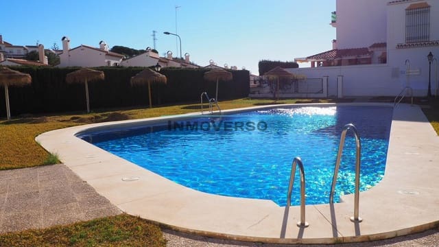 Pareado de 4 habitaciones en La Cala del Moral, Rincón de la Victoria en alquiler vacacional con piscina - 1.500 € (Ref: 9984974)