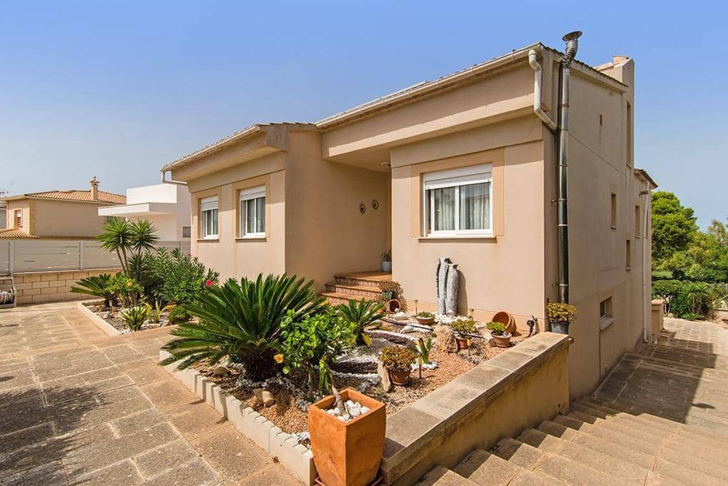 3 soveværelse Villa til salg i Badia Gran med swimmingpool garage - € 1.390.000 (Ref: 7776316)