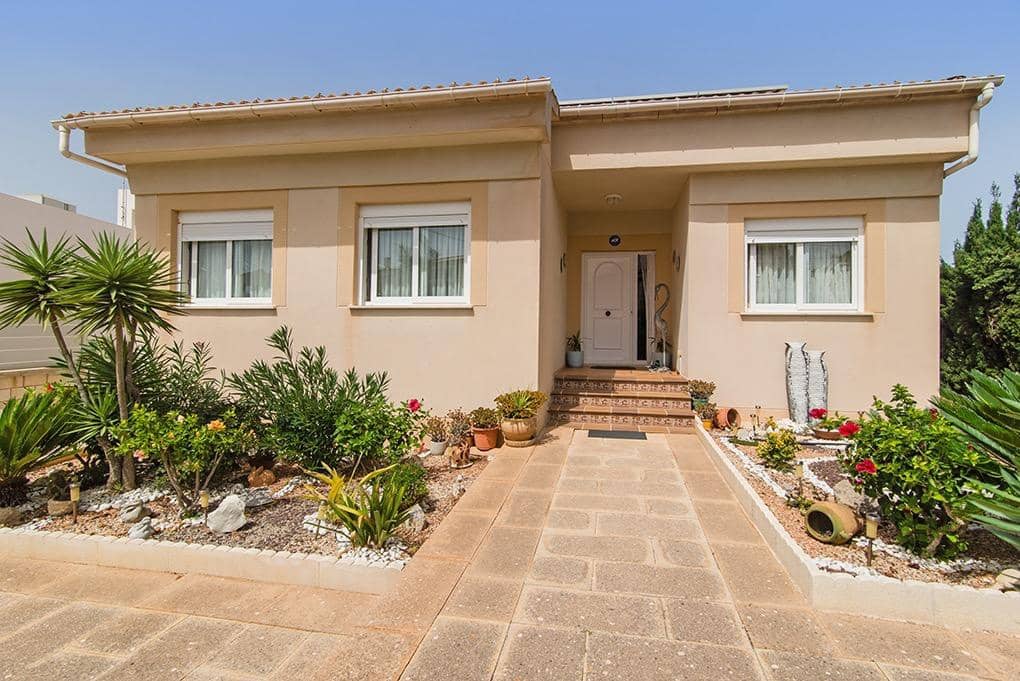 3 soveværelse Villa til salg i Badia Gran med swimmingpool garage - € 1.390.000 (Ref: 7776316)