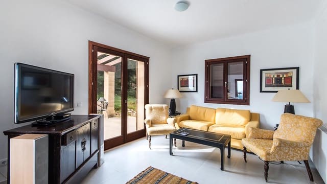 4 soveværelse Finca/Landehus til salg i Artà med swimmingpool garage - € 1.700.000 (Ref: 8216292)
