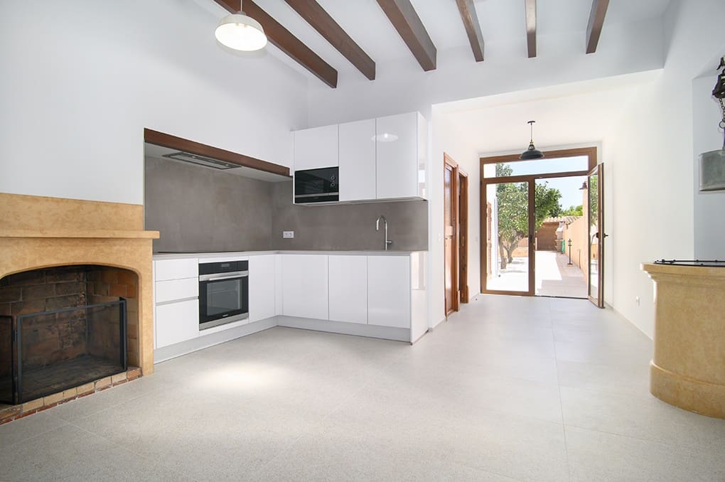 5 bedroom Townhouse for sale in Llucmajor with pool - € 840,000 (Ref: 8458833)