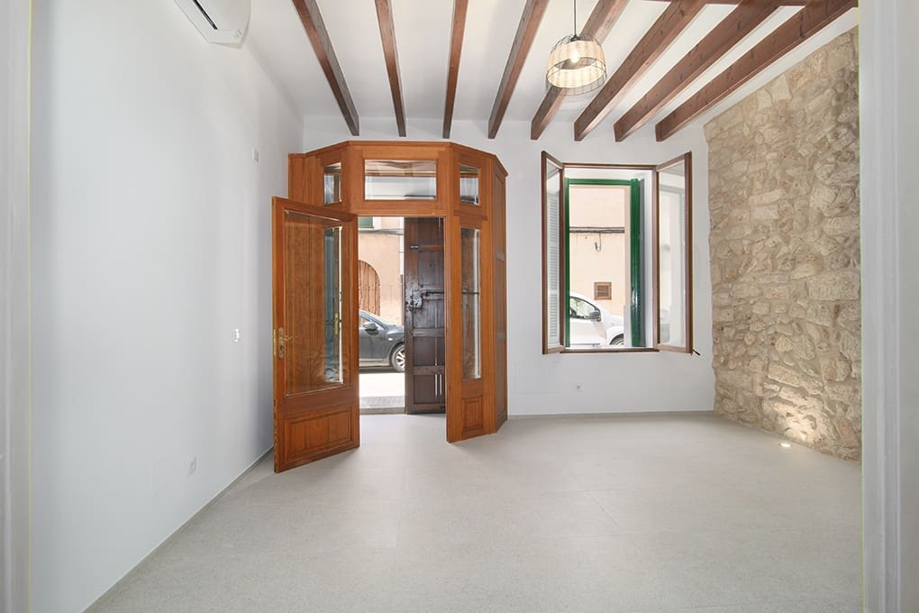 5 bedroom Townhouse for sale in Llucmajor with pool - € 840,000 (Ref: 8458833)