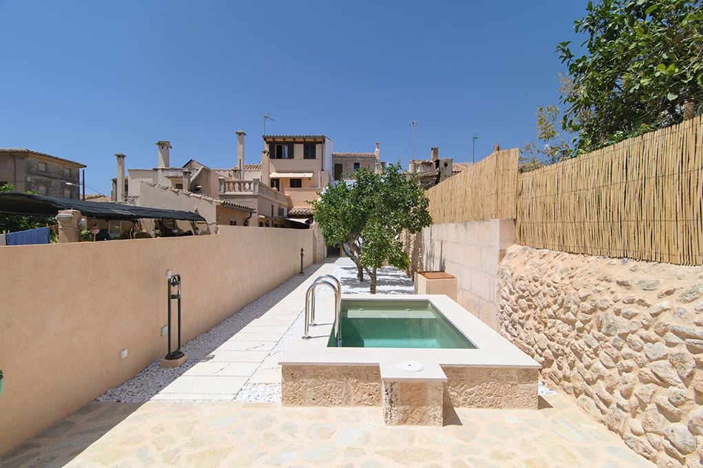5 bedroom Townhouse for sale in Llucmajor with pool - € 840,000 (Ref: 8458833)