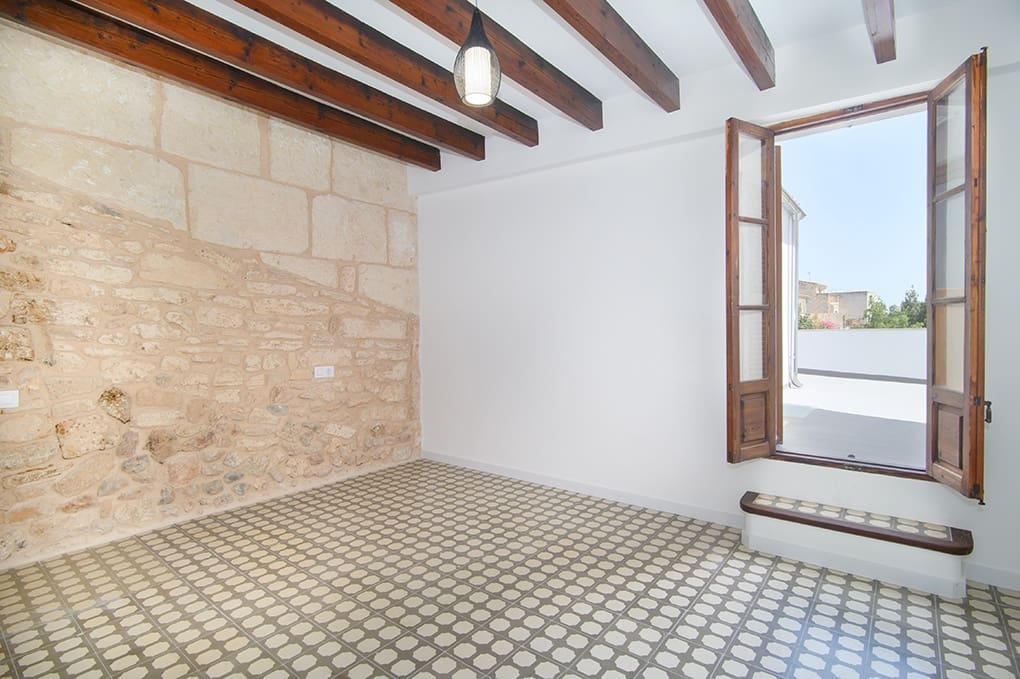 5 bedroom Townhouse for sale in Llucmajor with pool - € 840,000 (Ref: 8458833)