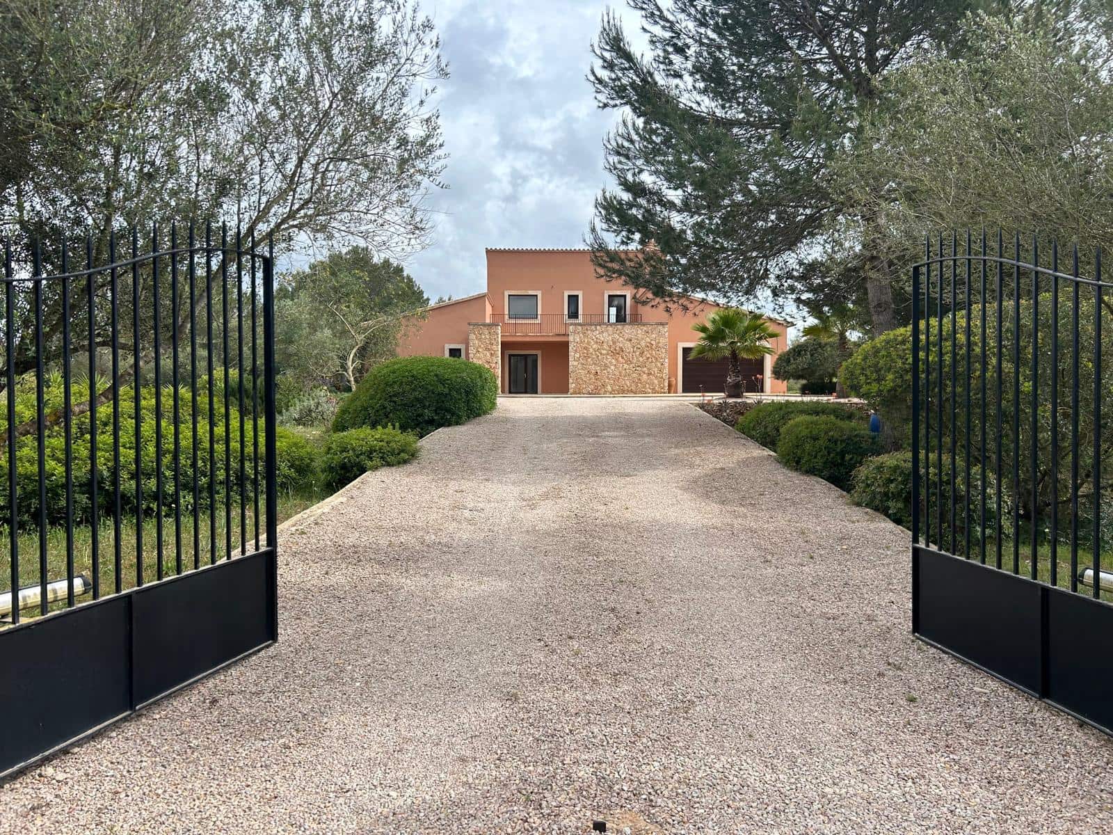 3 soverom Villa til salgs i Algaida med svømmebasseng garasje - € 1 395 000 (Ref: 8552909)