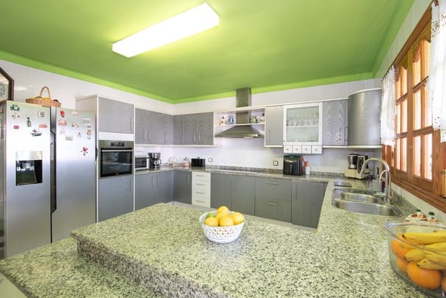 5 soveværelse Villa til salg i Badia Blava, Llucmajor med swimmingpool - € 965.000 (Ref: 8952844)