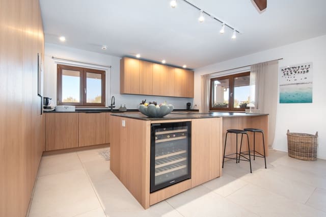 5 soveværelse Finca/Landehus til salg i Llucmajor med swimmingpool garage - € 2.200.000 (Ref: 9135097)