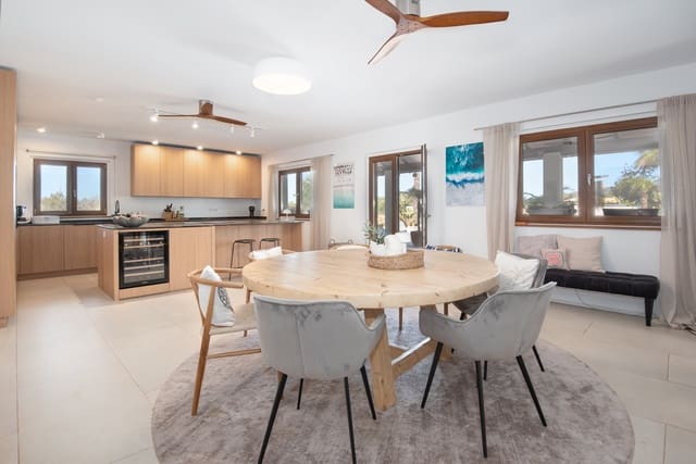 5 soveværelse Finca/Landehus til salg i Llucmajor med swimmingpool garage - € 2.200.000 (Ref: 9135097)