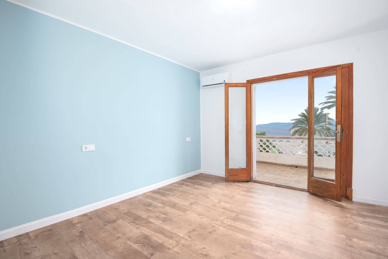 3 soveværelse Semi-Rækkehus til salg i Cala Blava med swimmingpool garage - € 1.350.000 (Ref: 9187409)