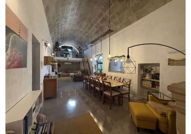 5 soveværelse Byhus til salg i Llucmajor med garage - € 745.000 (Ref: 9319620)