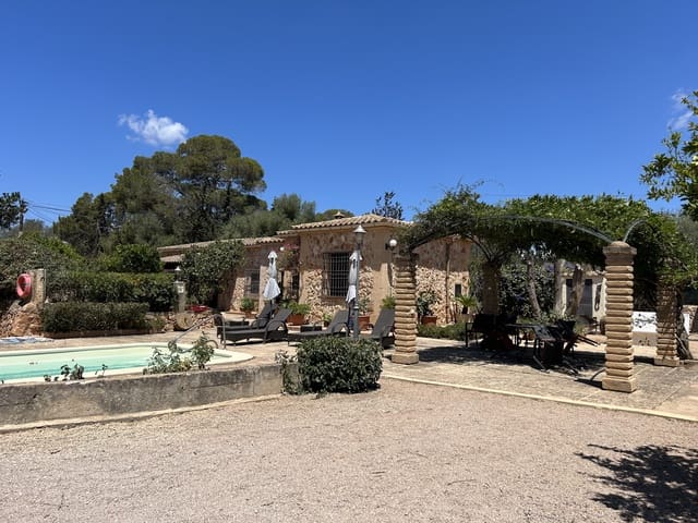 2 slaapkamer Finca/Landhuis te koop in Llucmajor met zwembad garage - € 749.000 (Ref: 9377954)