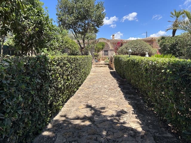 2 slaapkamer Finca/Landhuis te koop in Llucmajor met zwembad garage - € 749.000 (Ref: 9377954)