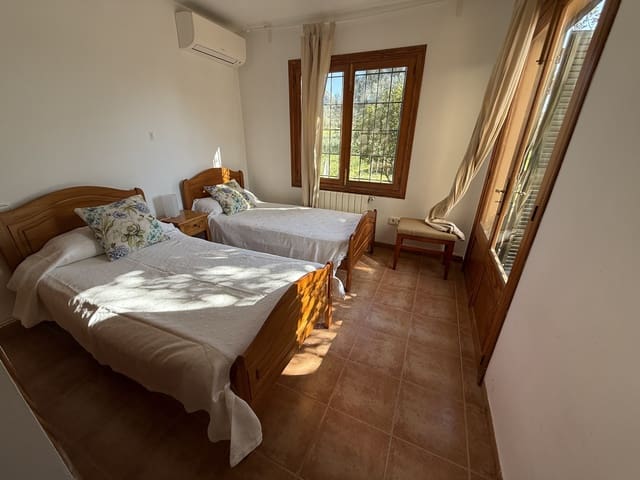 3 sypialnia Finka/Dom wiejski na sprzedaż w Llucmajor z basenem garażem - 1 500 000 € (Ref: 9606342)