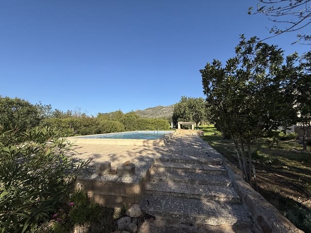 3 sypialnia Finka/Dom wiejski na sprzedaż w Llucmajor z basenem garażem - 1 500 000 € (Ref: 9606342)