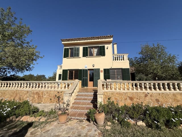 3 sypialnia Finka/Dom wiejski na sprzedaż w Llucmajor z basenem garażem - 1 500 000 € (Ref: 9606342)