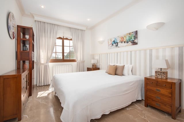 5 makuuhuone Maalaistalo myytävänä paikassa Llucmajor mukana uima-altaan 
autotalli - 2 500 000 € (Ref: 9634915)