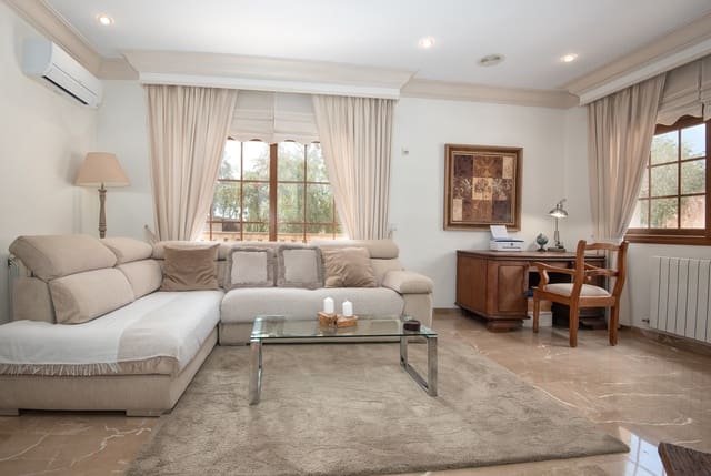 5 makuuhuone Maalaistalo myytävänä paikassa Llucmajor mukana uima-altaan 
autotalli - 2 500 000 € (Ref: 9634915)