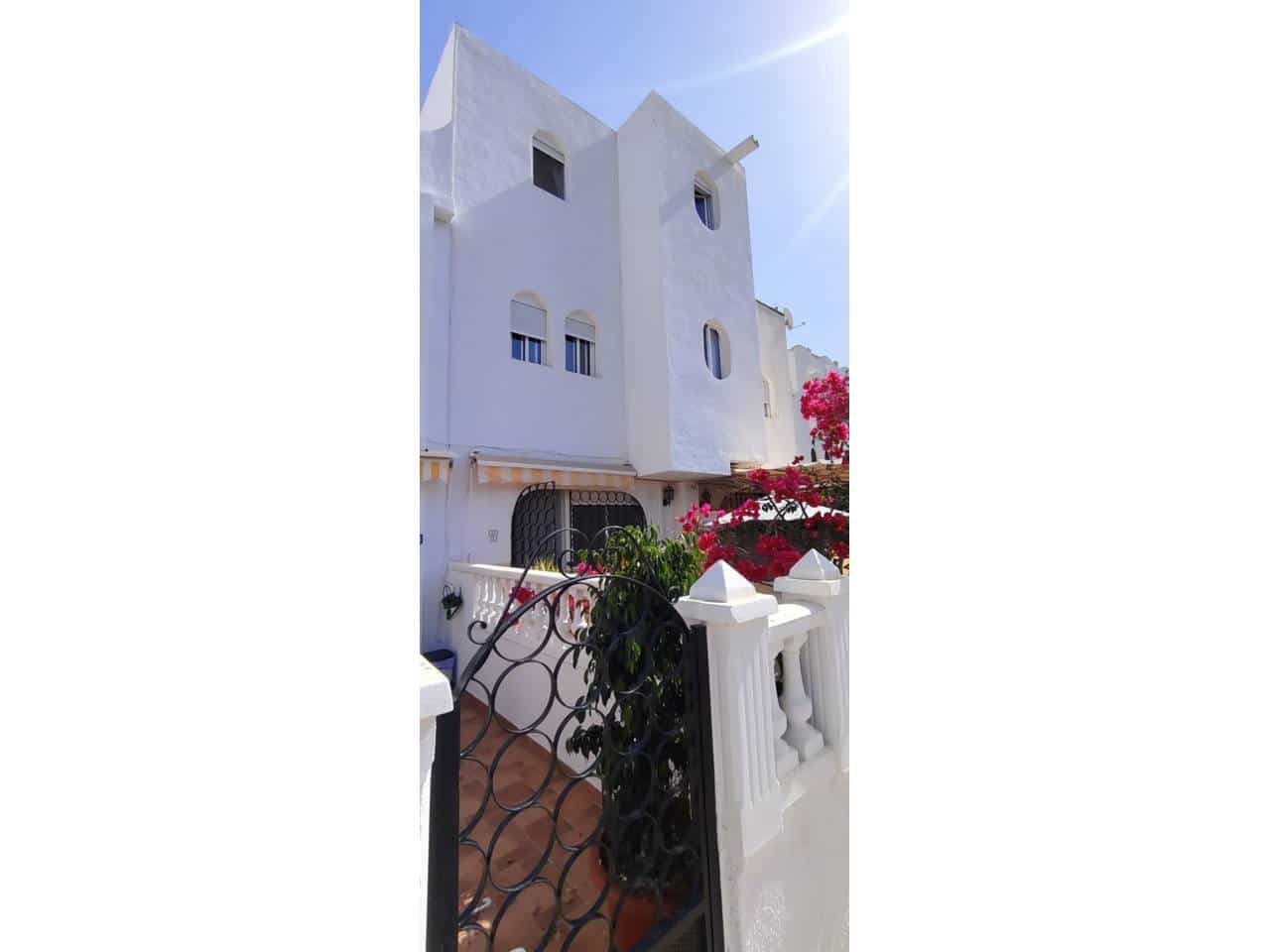 3 bedroom Bungalow for sale in El Campello with pool - € 225,000 (Ref: 10010083)