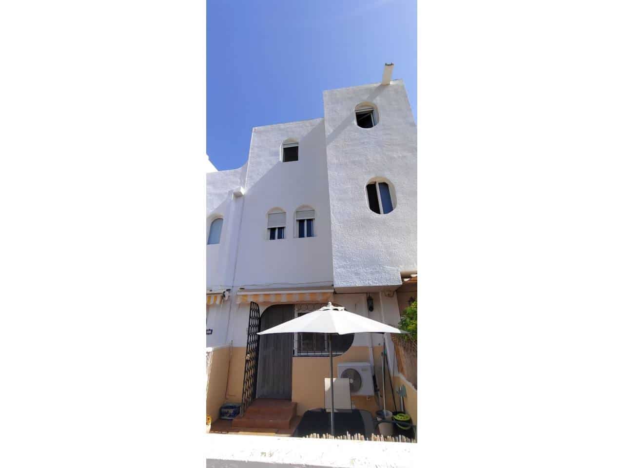 3 bedroom Bungalow for sale in El Campello with pool - € 225,000 (Ref: 10010083)